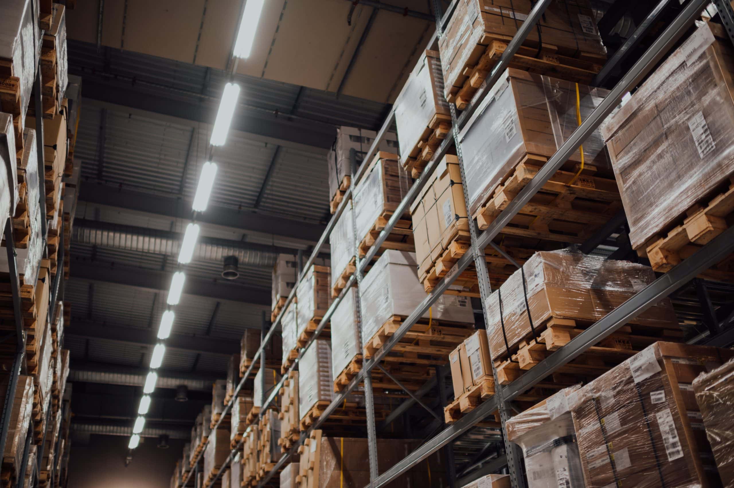 chuttersnap-BNBA1h-NgdY-unsplash Large clean warehouse - brock